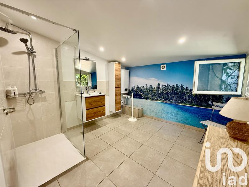 Maison - 237 m² - 5 pièces