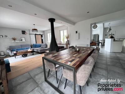 Maison - 195 m² - 9 pièces