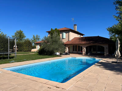 Villa - 240 m² - 8 pièces