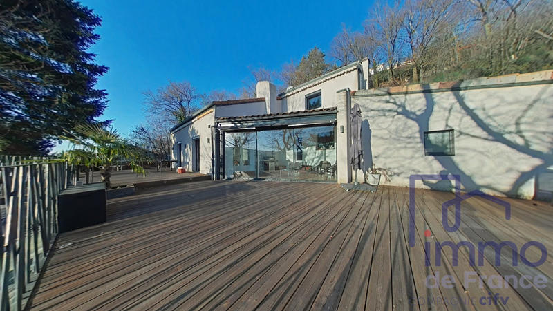 Maison - 200 m² - 6 pièces