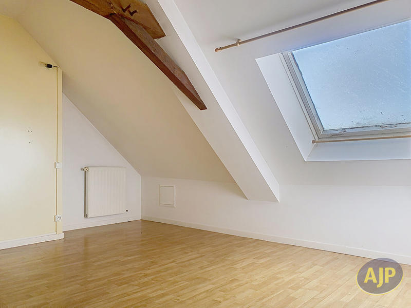 Maison - 250 m² - 7 pièces