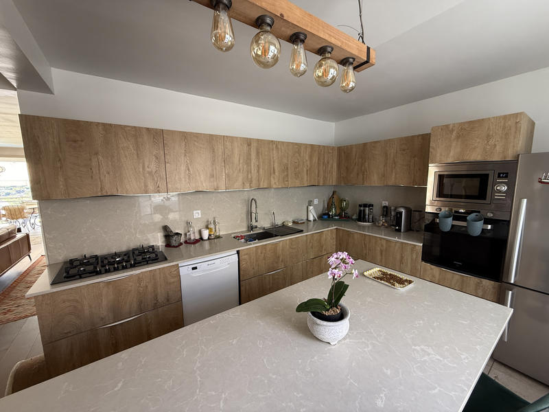 Maison - 350 m² - 9 pièces