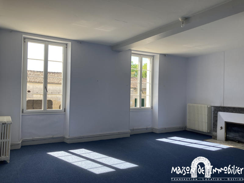 Maison - 220 m² - 5 pièces
