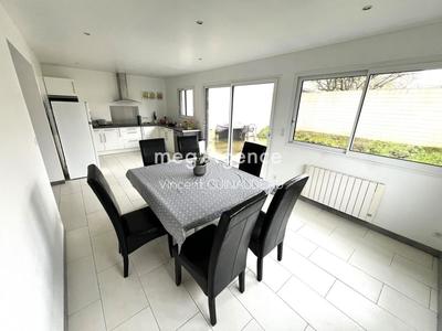 Maison - 206 m² - 5 pièces