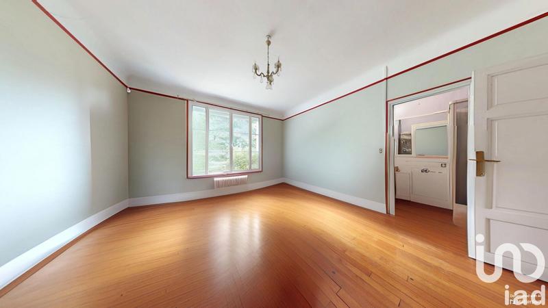 Maison - 211 m² - 7 pièces