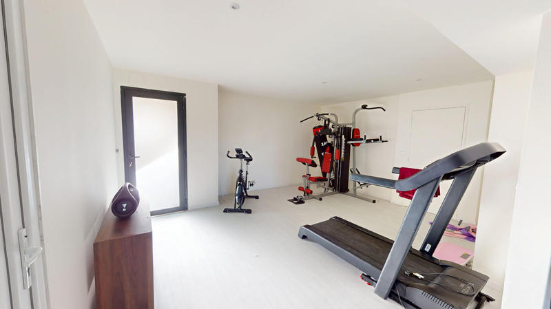 Maison - 185 m² - 7 pièces