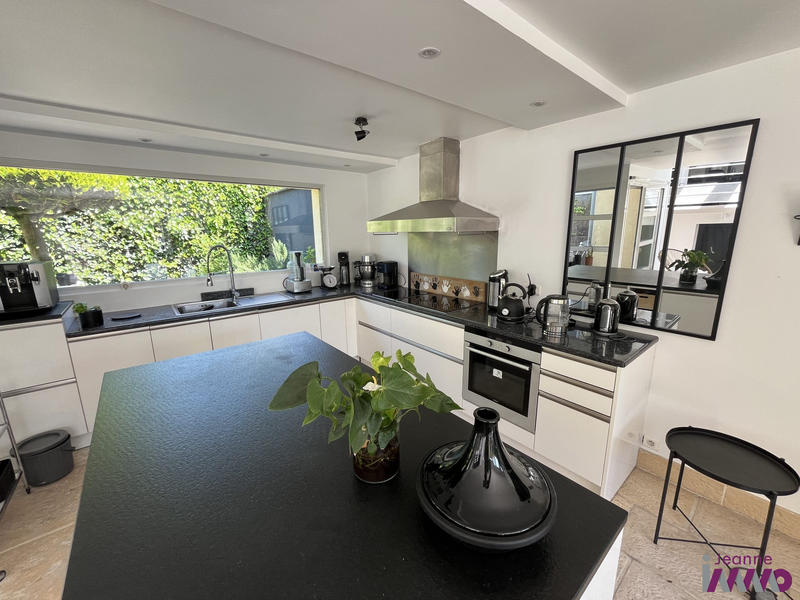 Maison - 197 m² - 7 pièces