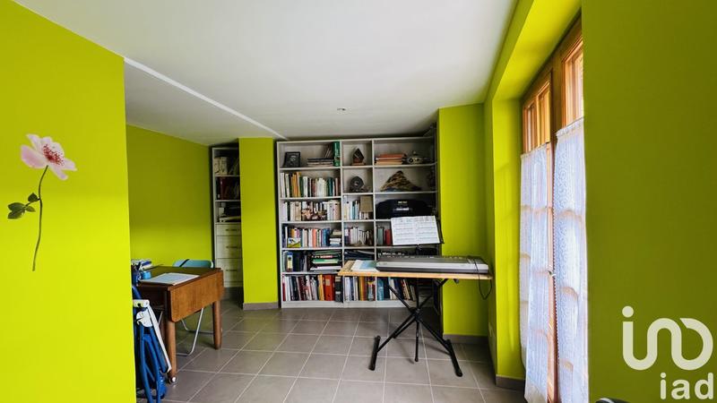 Maison - 303 m² - 4 pièces