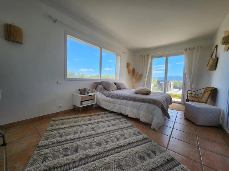 Villa - 240 m² - 6 pièces