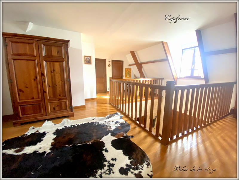 Maison - 255 m² - 6 pièces