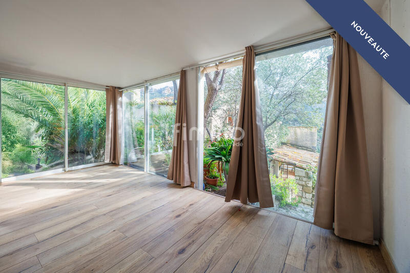 Maison - 260 m² - 10 pièces