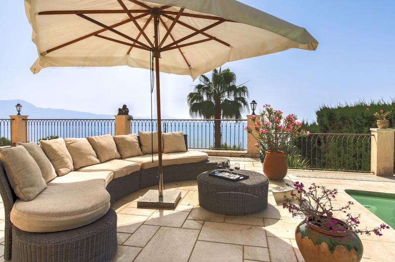 Maison - 230 m² - 7 pièces