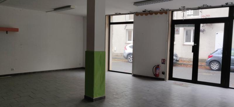 Local commercial - 90 m² - 3 pièces