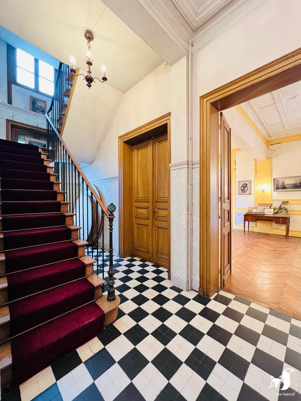 Maison - 500 m² - 14 pièces