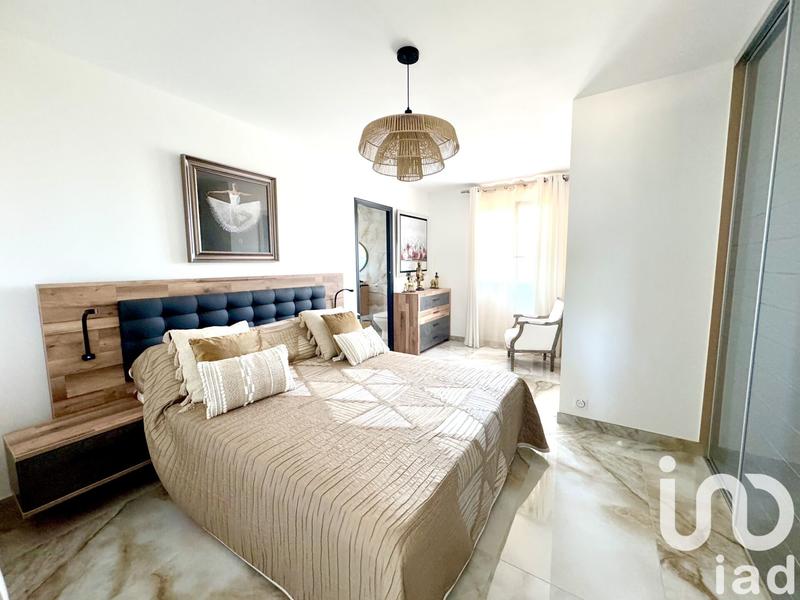 Maison - 225 m² - 7 pièces