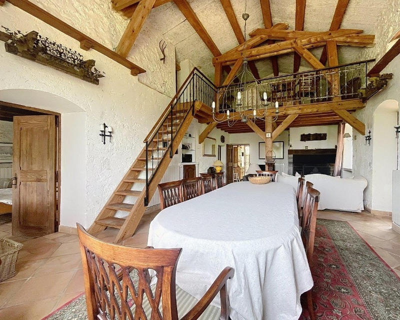 Maison - 146 m² - 6 pièces