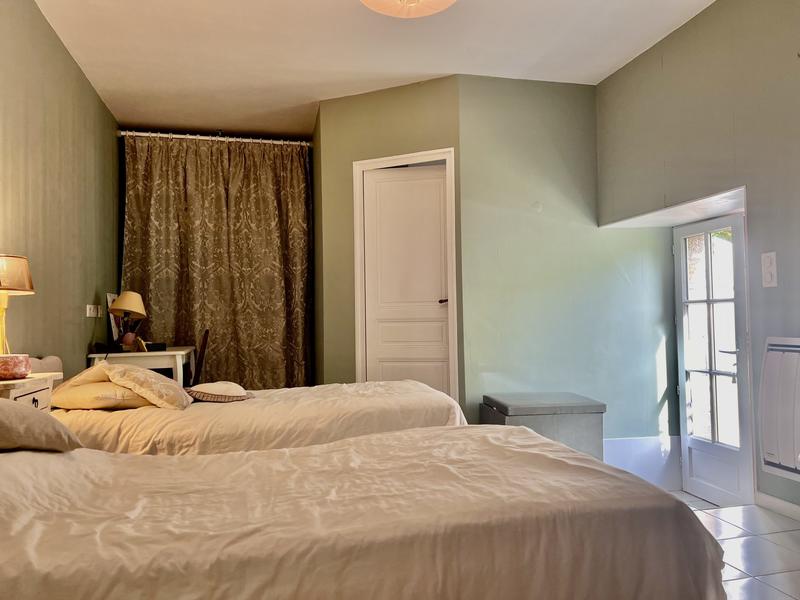 Maison traditionnelle - 322 m² - 9 pièces