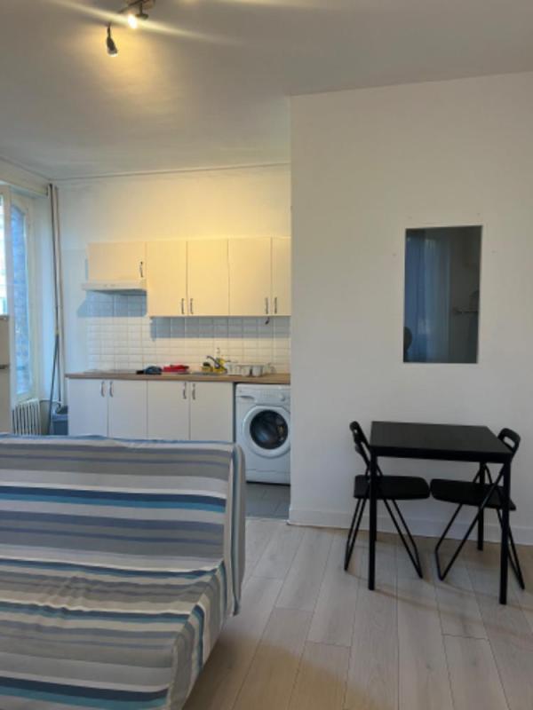 Studio - 25 m² - 1 pièce