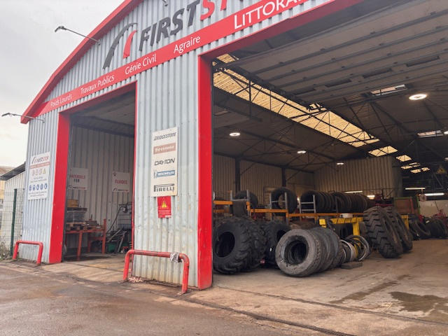 Entrepôt - 1 600 m²