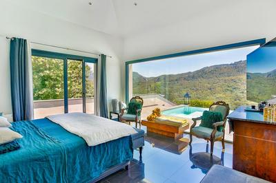 Villa - 300 m² - 10 pièces