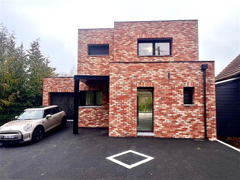 Maison - 137 m² - 6 pièces