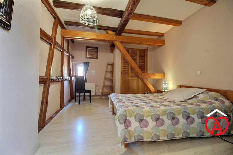 Maison - 181 m² - 8 pièces