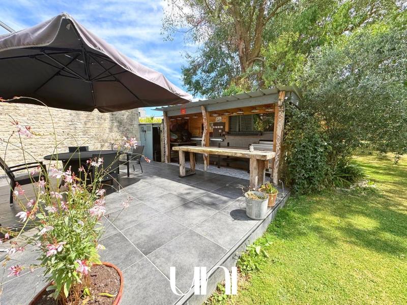 Maison - 352 m² - 8 pièces