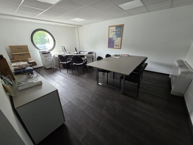 Entrepôt - 2 860 m²