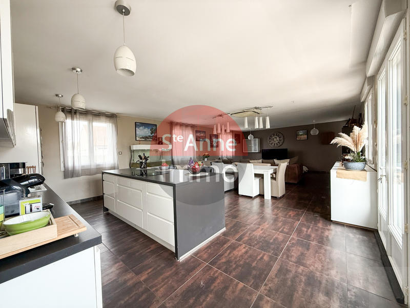 Maison - 192 m² - 6 pièces