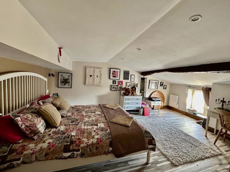 Propriété - 511 m² - 24 pièces