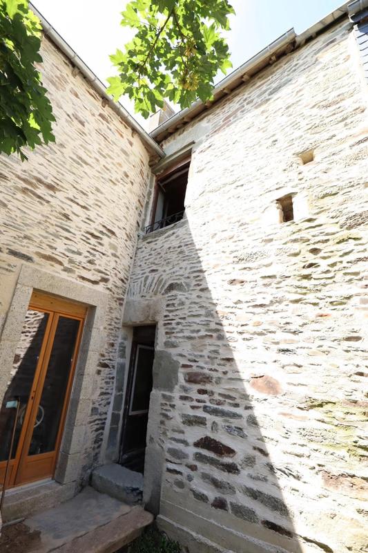 Maison - 205 m² - 6 pièces