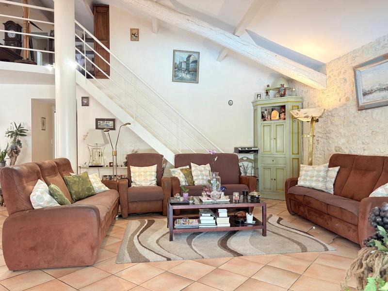 Maison - 326 m² - 10 pièces