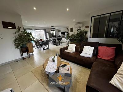 Maison - 96 m² - 4 pièces