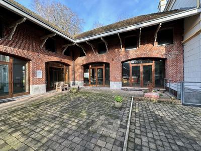 Local d'activités - 180 m²