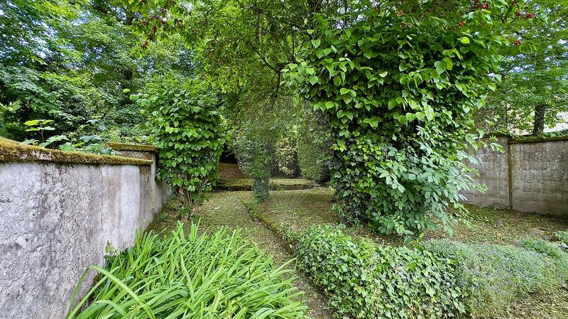 Maison - 210 m² - 7 pièces