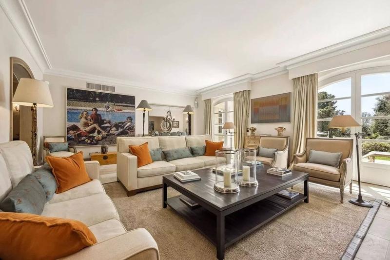 Bastide - 435 m² - 7 pièces