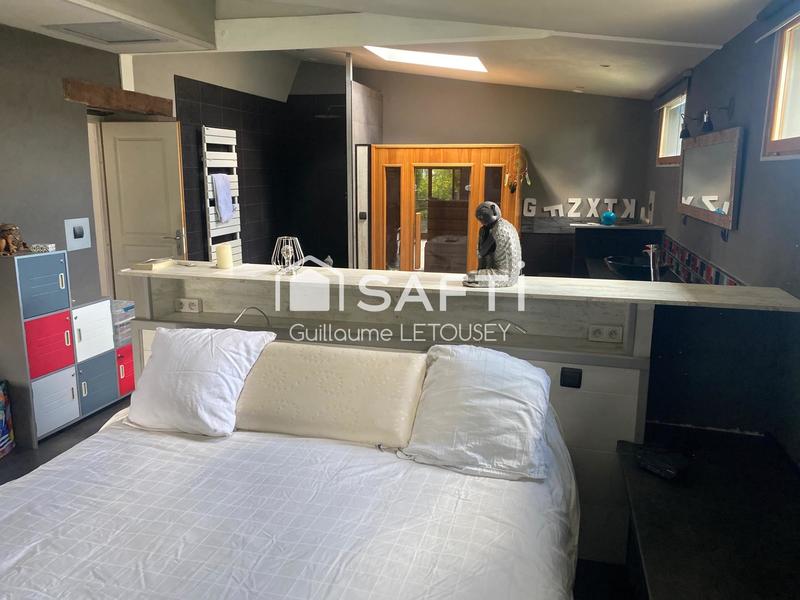 Maison - 228 m² - 8 pièces