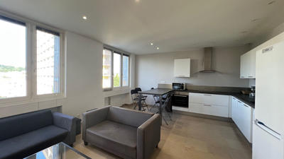 Appartement - 90 m² - 3 pièces