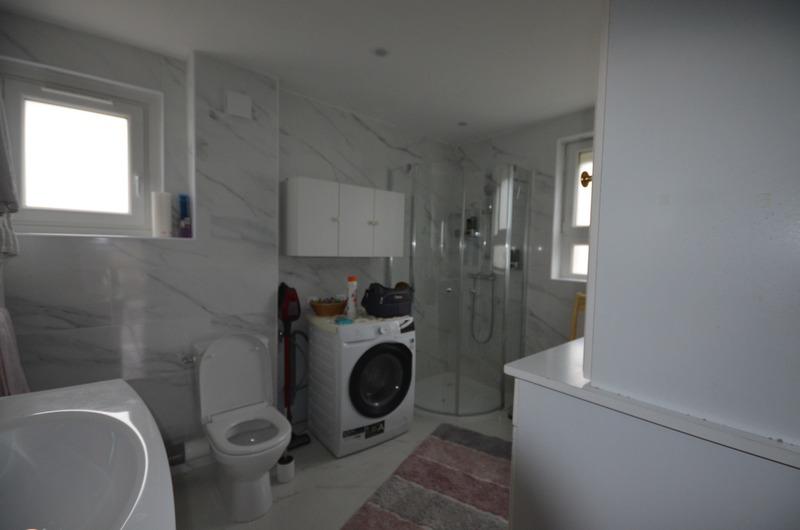 Maison - 158 m² - 6 pièces