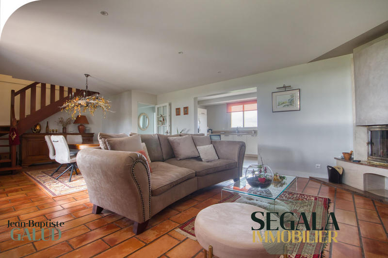 Maison - 180 m² - 4 pièces