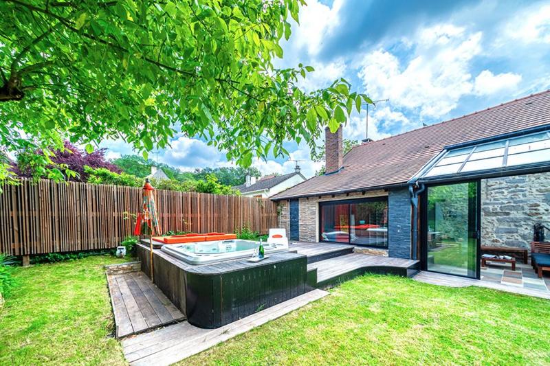 Demeure - 212 m² - 10 pièces