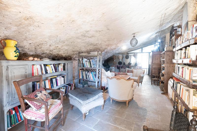 Maison en pierre - 215 m² - 7 pièces