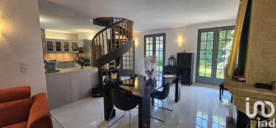 Maison - 141 m² - 6 pièces