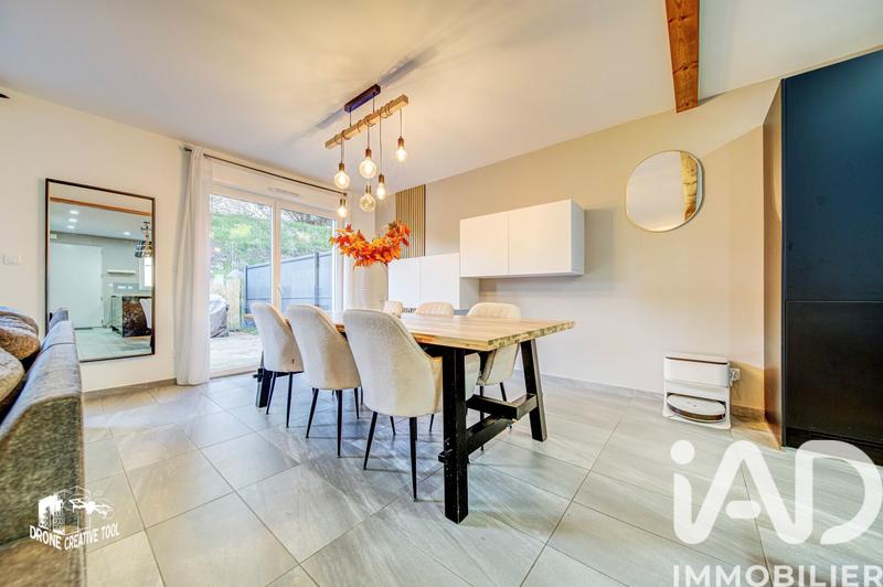 Maison - 90 m² - 5 pièces