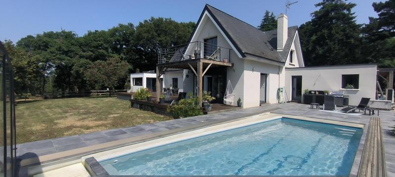 Maison contemporaine - 209 m² - 7 pièces