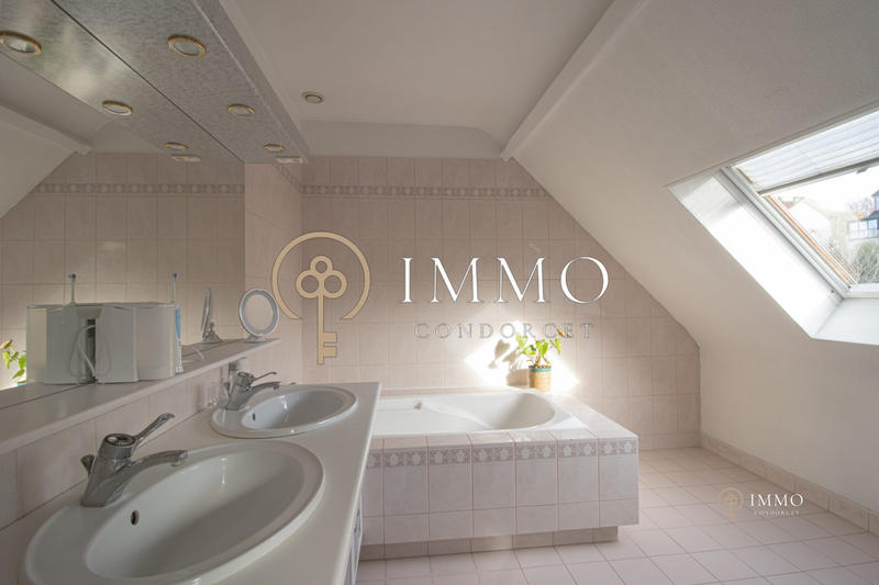 Maison - 150 m² - 7 pièces