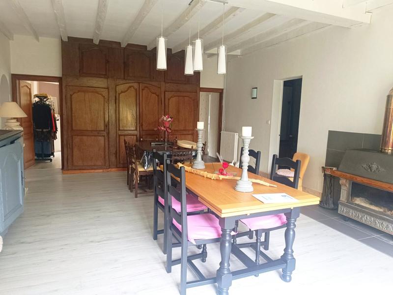 Maison - 220 m² - 8 pièces