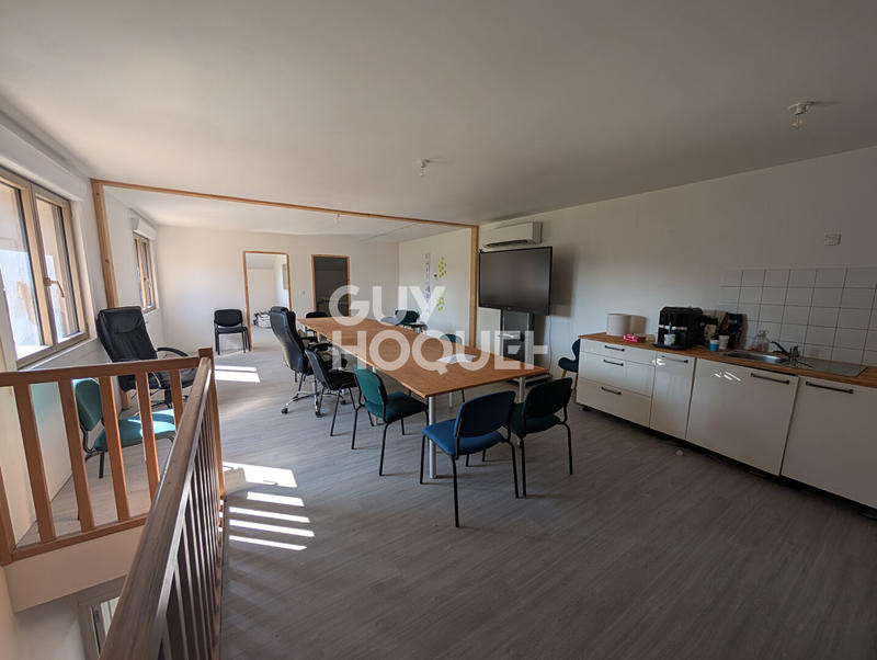 Local commercial - 605 m²