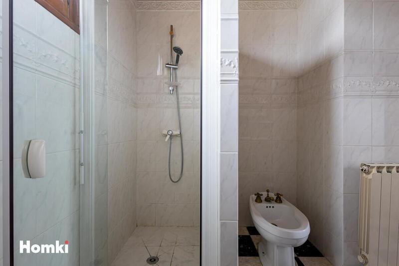 Maison - 185 m² - 8 pièces