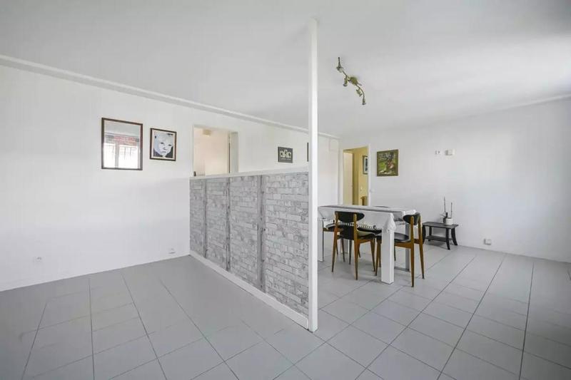 Maison - 210 m² - 9 pièces